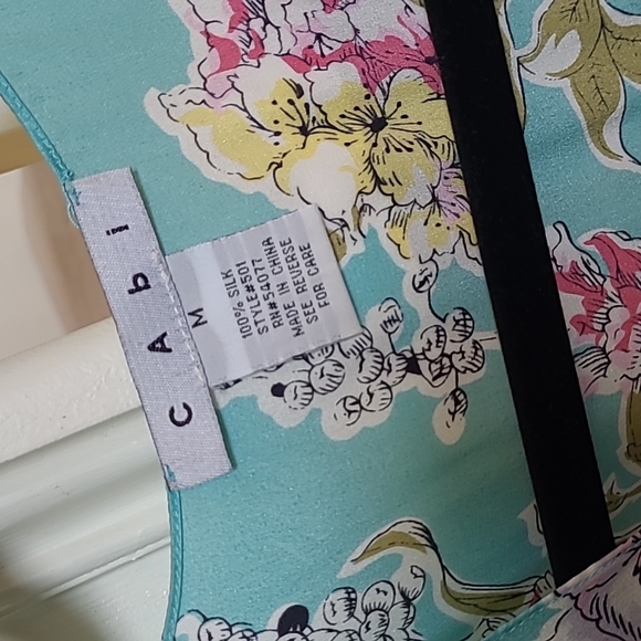 Cabi size Medium 100% silk robe Kimono. - Picture 2 of 10